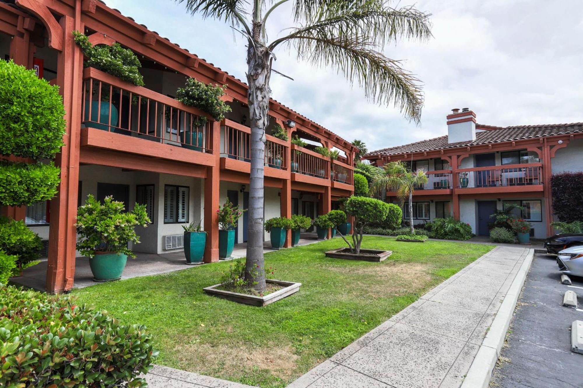 Campbell Inn Hotel Exterior foto